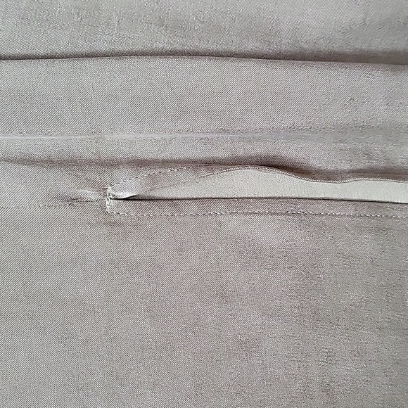 & Other Stories midi skirt in sage green color with side slit, size US 4 - Picture 3 of 7